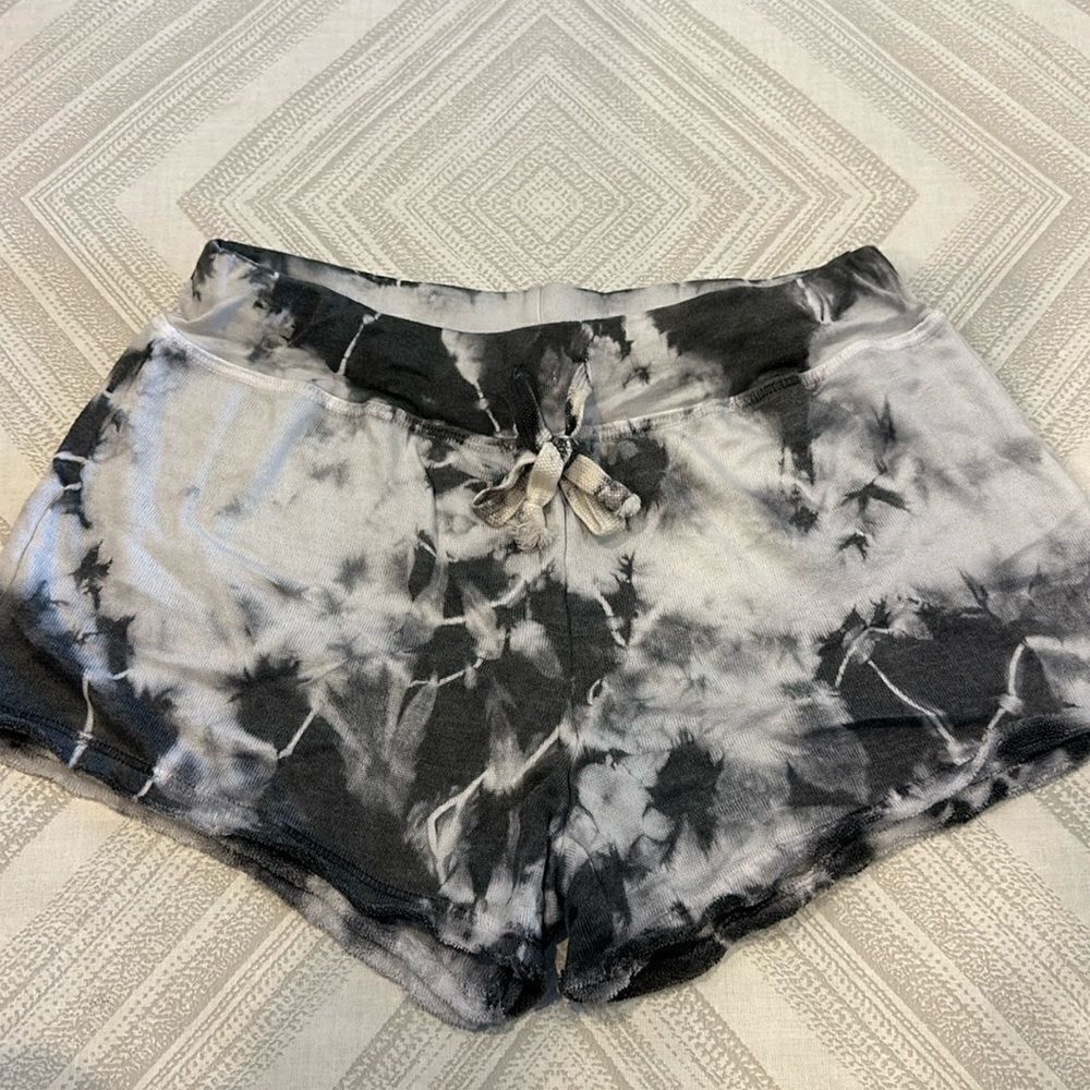 T2 Love Women’s Black & White Tie Dye Shorts